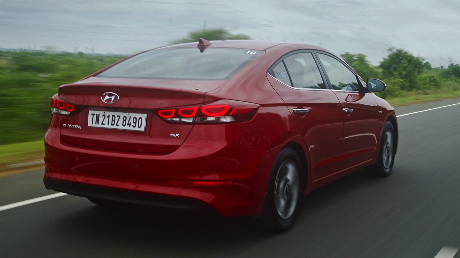 Review New Hyundai Elantra Bbc Topgear Magazine India Unlike The Previous Petrol Elantra S 1 8 Litre Displacement This Four Cylinder Block Displaces 2 Litres Of Volume