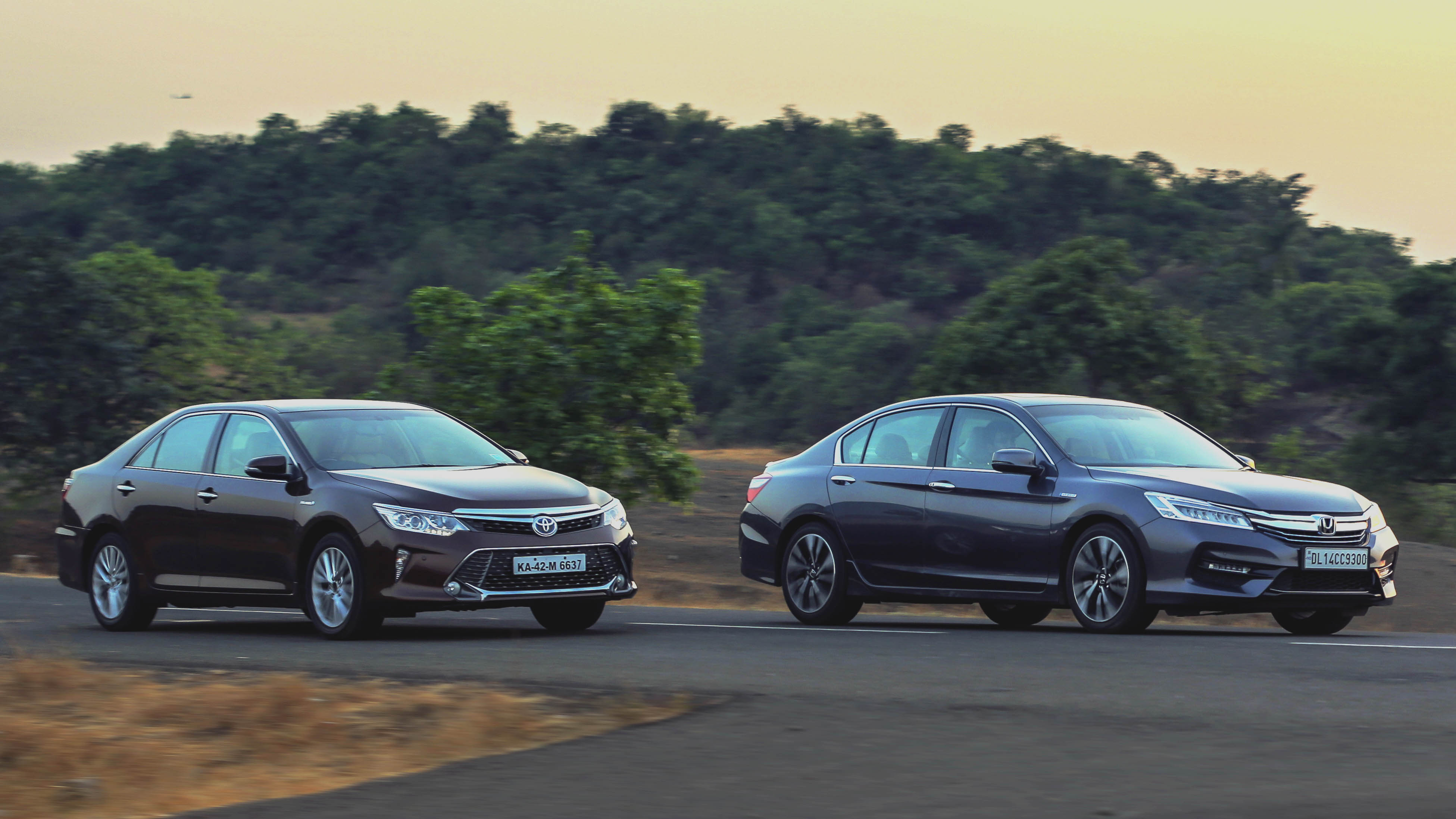 Toyota Camry Hybrid Vs Honda Accord Topgear India Toyota Camry Hybrid Vs Honda Accord
